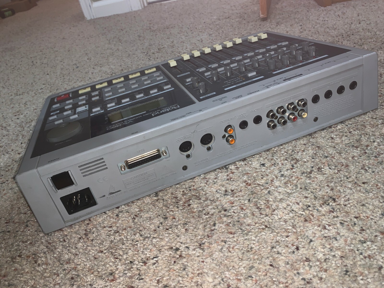 Roland VS-880 Digital Studio Workstation