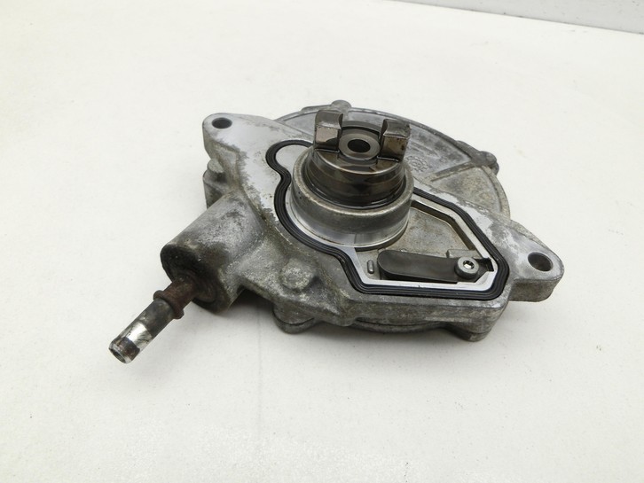 Mercedes W169 A180 04-08 CDI 2,0 80KW 640.940 Unterdruckpumpe Vacuumpumpe  - Bild 2