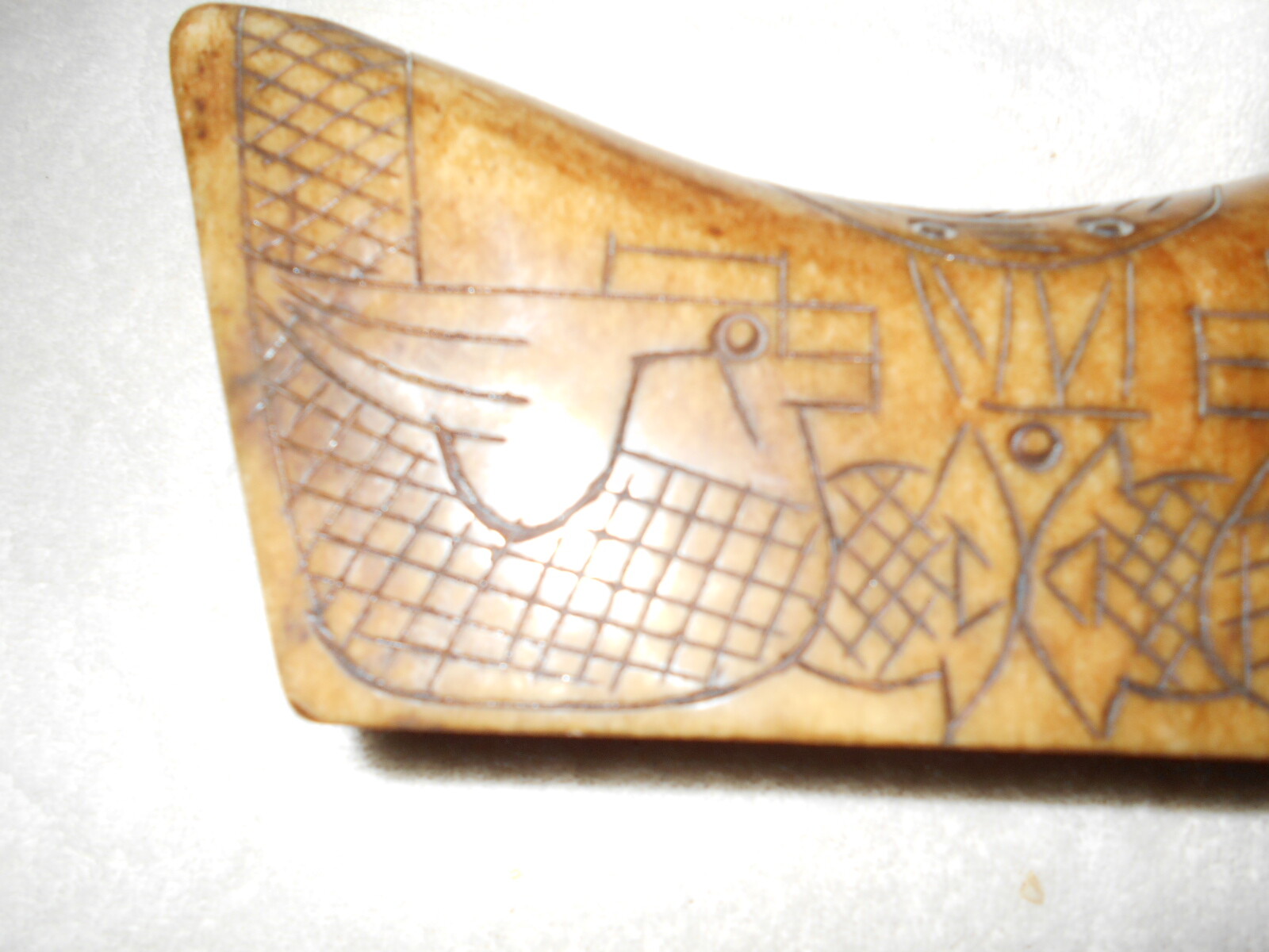 RARE VINTAGE/ANTIQUE CHINESE OPIUM PILLOW VERY RARE. ANTIQUE. DRAWINGS CARVINGS