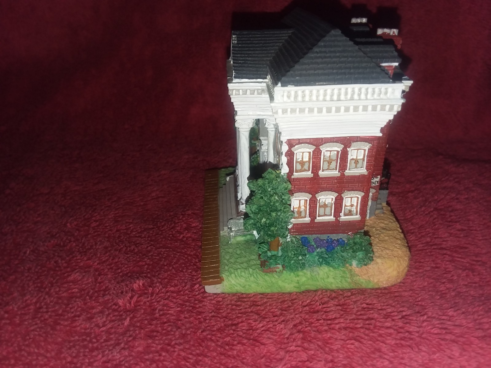 Liberty Falls AH233 First Bank of Liberty Falls 2001 International Resources