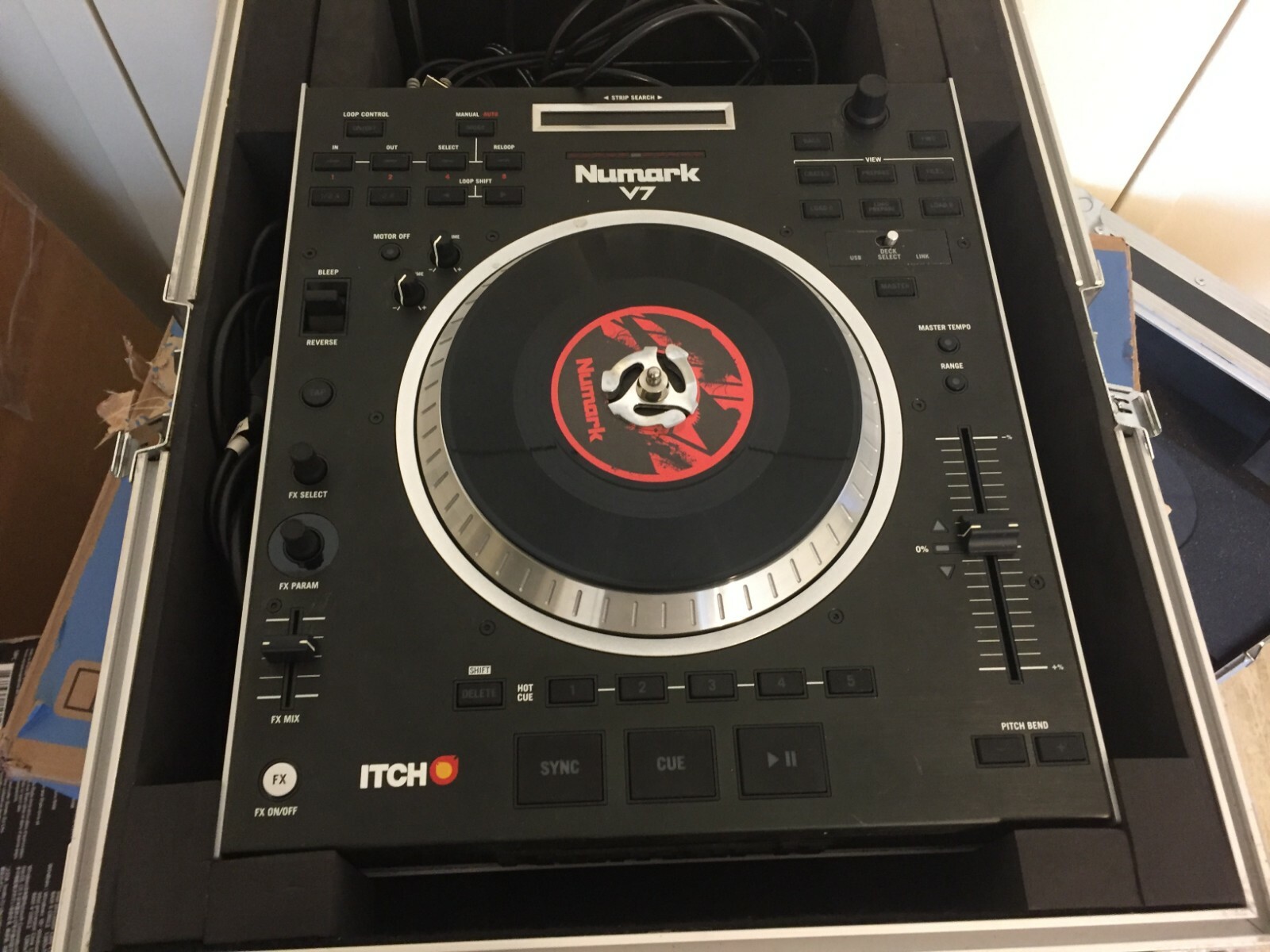 Numark v7 ITCH Motorized DJ Single Controller Turntable with hard road case