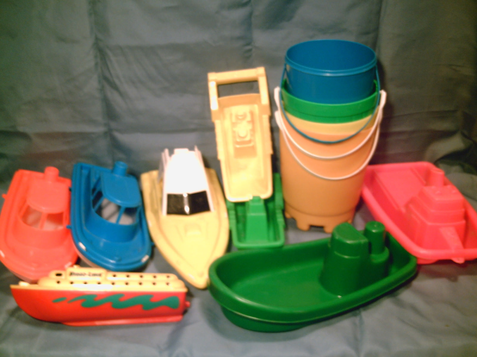 VTG! GAY TOYS INC/AMLOID (Lot of 12) BUCKETS & BOATS Bathtub Beach Sandbox Water