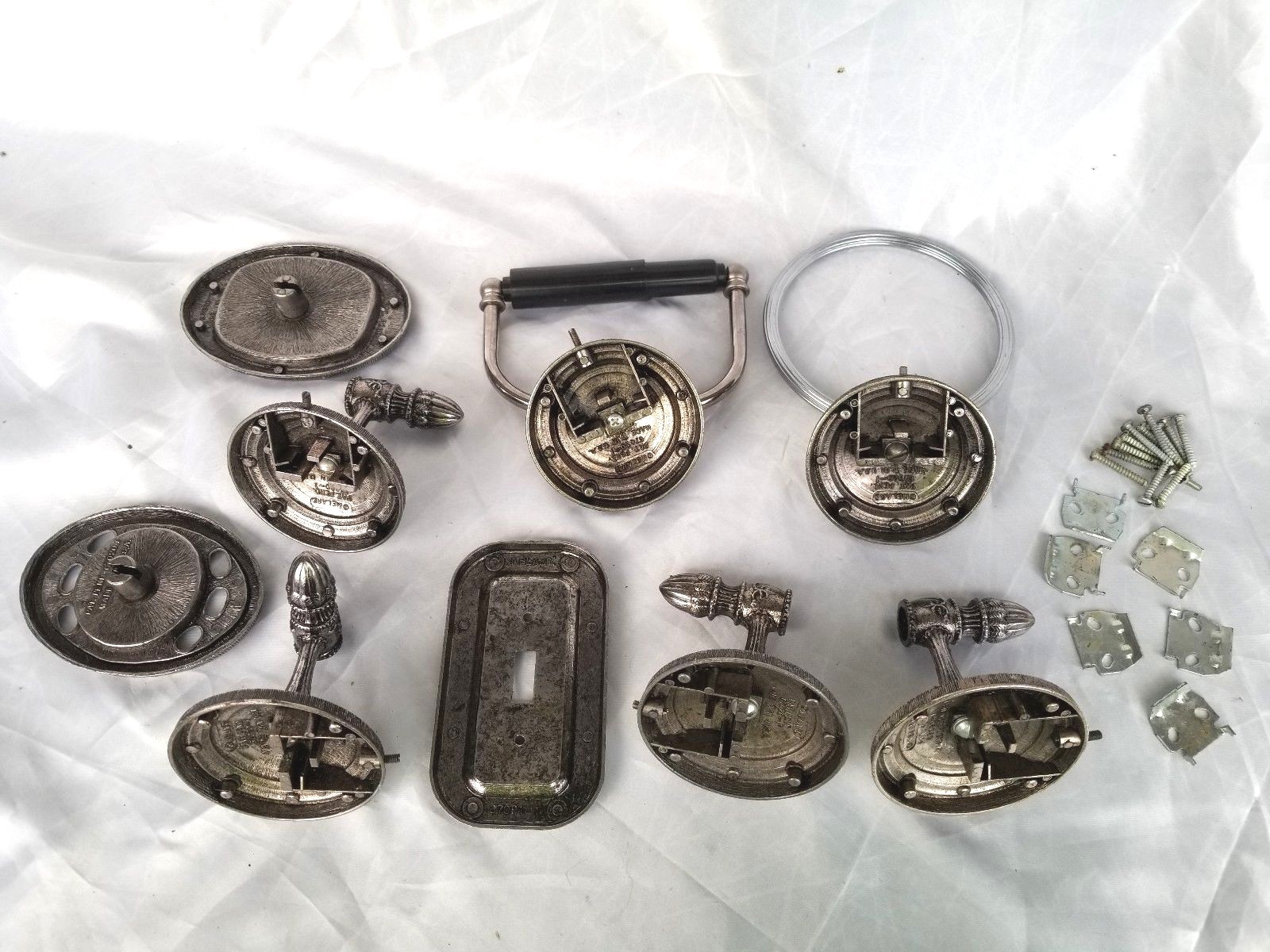 6 VTG MCM HOLLYWOOD REGENCY SILVER METAL BATHROOM HARDWARE 67020 USA MELARD