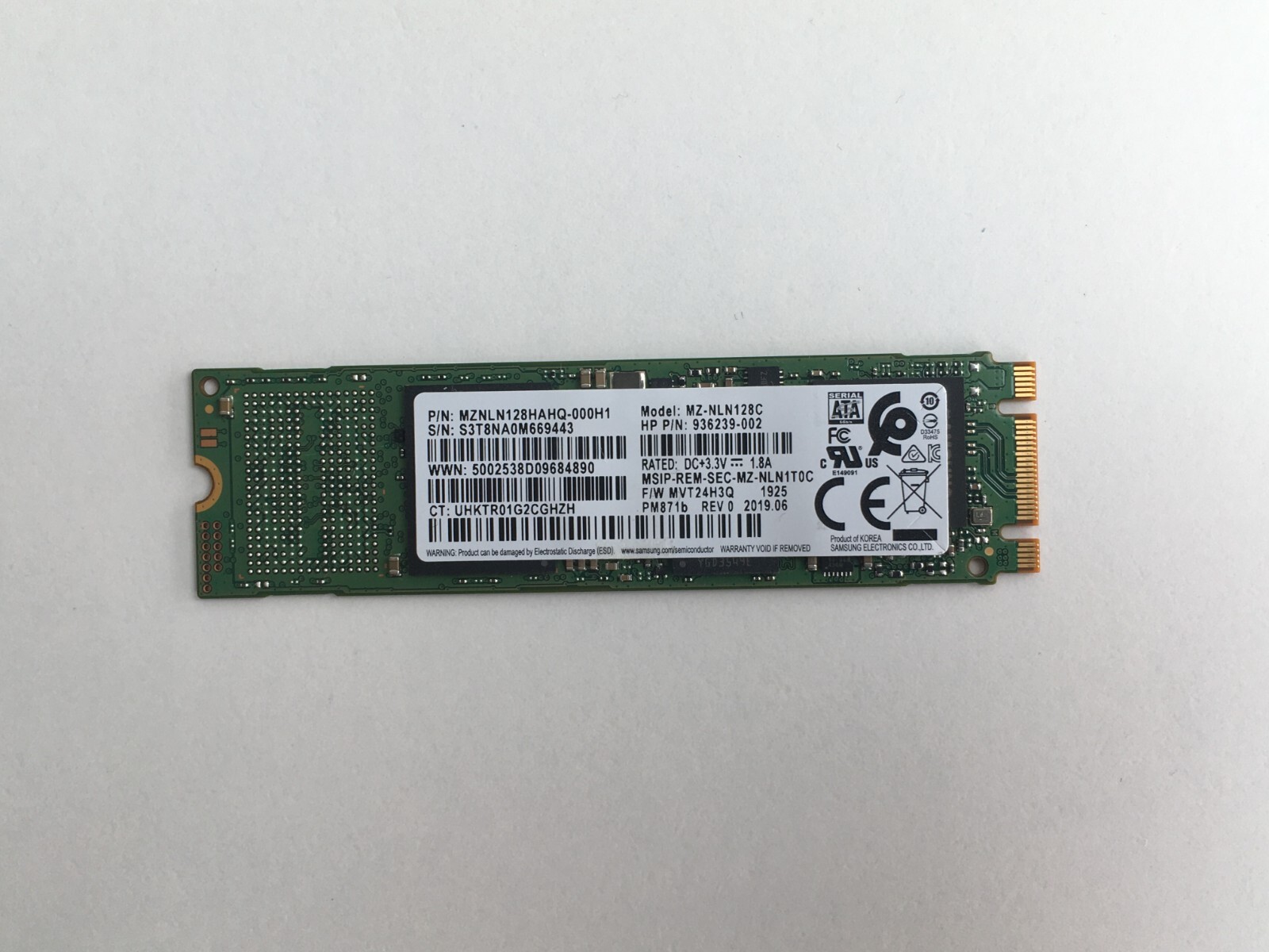 Samsung MZNLN128HAHQ-000H1 128GB M.2 2280 SATA III NGFF Samsung MZNLN128HAHQ-000H1 128GB M.2 2280 SATA III NGFF