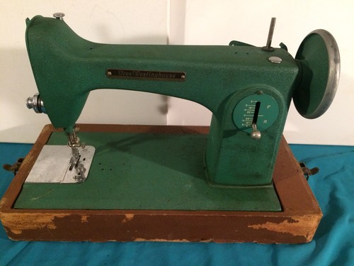 Vintage or Antique Free Westinghouse Travel Sewing Machine 1172063-A Rockford IL
