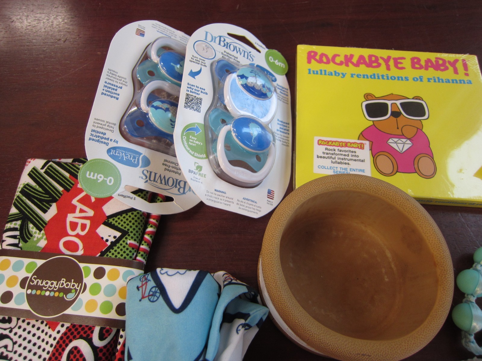 Baby Accessory Lot 13 items Wet Bag Dr Brown Snuggybaby Lillebaby Thirsties