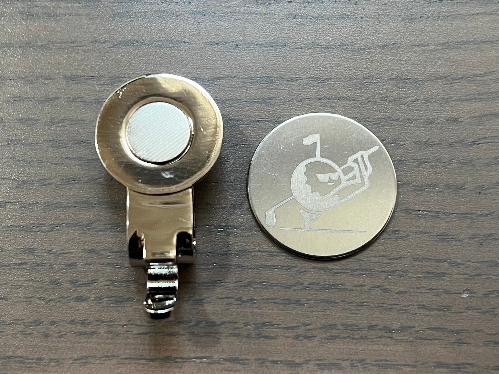 SnapTee Golf Hat Clip with Magnetic Ball Marker and Tee Holder (Silver)