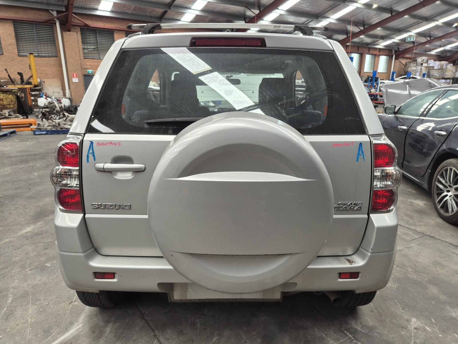 2013 Suzuki Vitara GRAND RIGHT GUARD FENDER JB-JT 04/2005-12/2018 783621 image 9