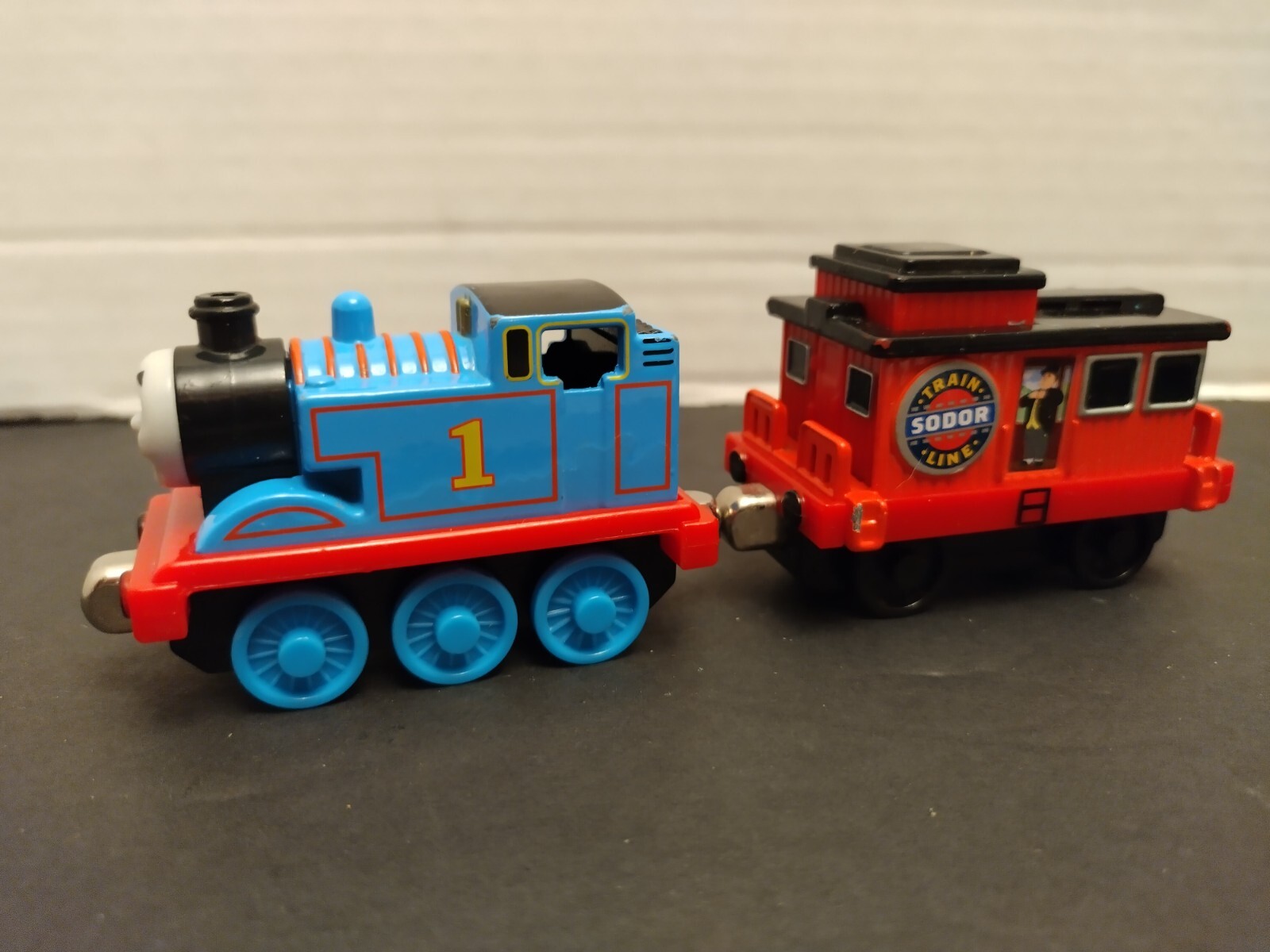 Thomas & Friends Take Along Thomas And Sodor Train Caboose