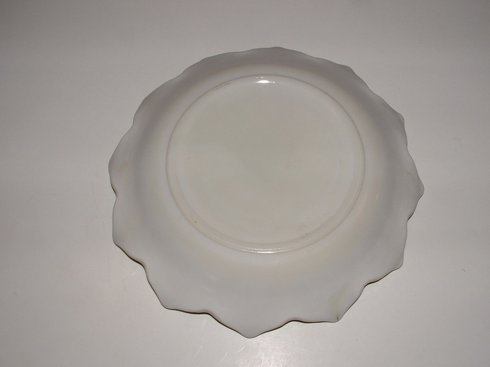 Cabbage Leaf Lettuce Design Decor Plate, Display Stand, Age Unknown, pre-owned