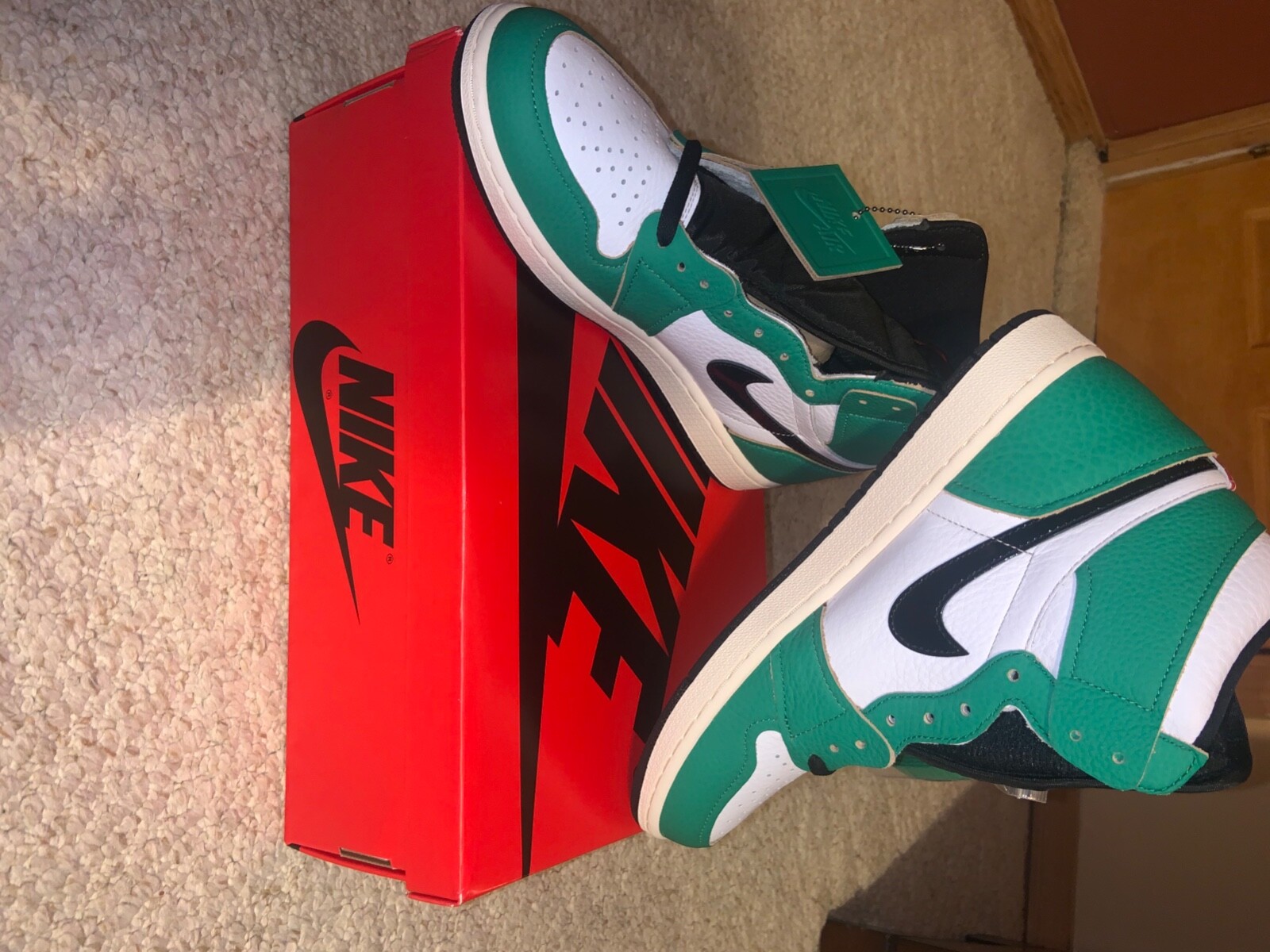 Jordan 1 Retro High Lucky Green DB4612-300 Купить в Украине - Jordan