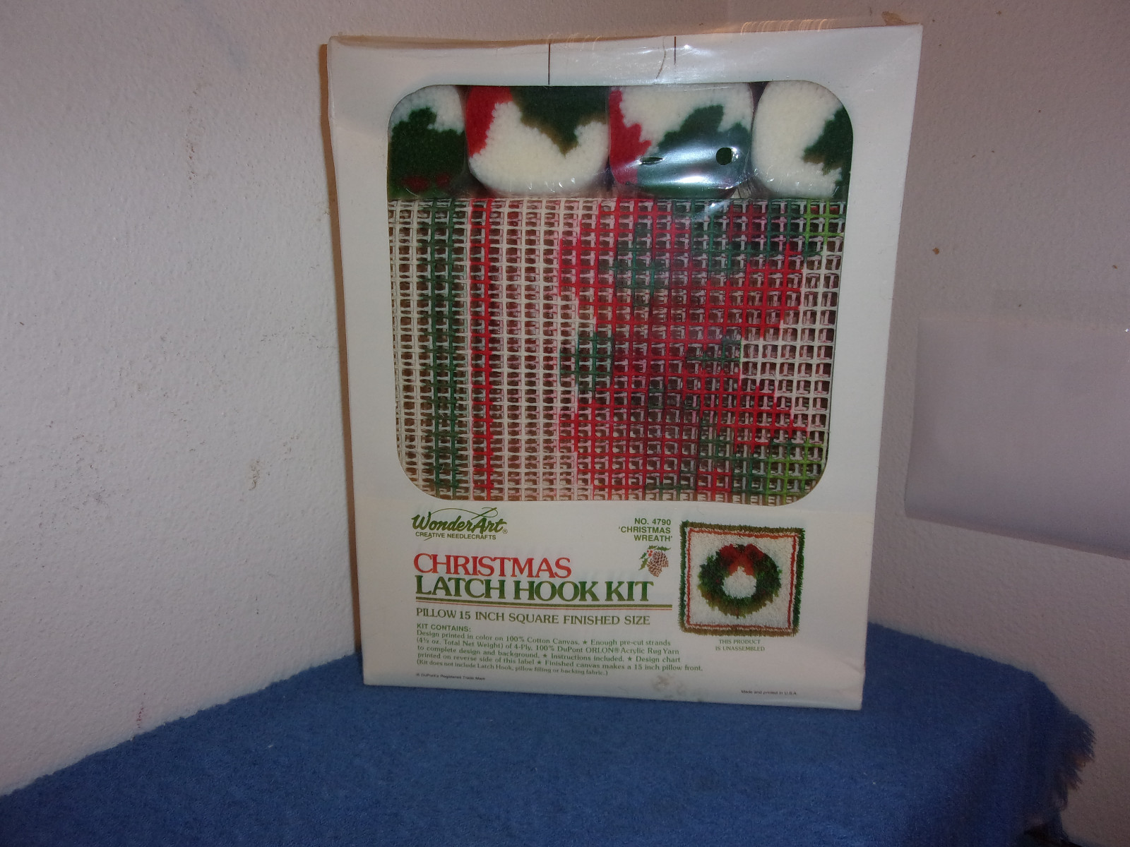 VINTAGE NEW WONDER ART CHRISTMAS LATCH HOOK KIT...#4790 FACTORY SEALED