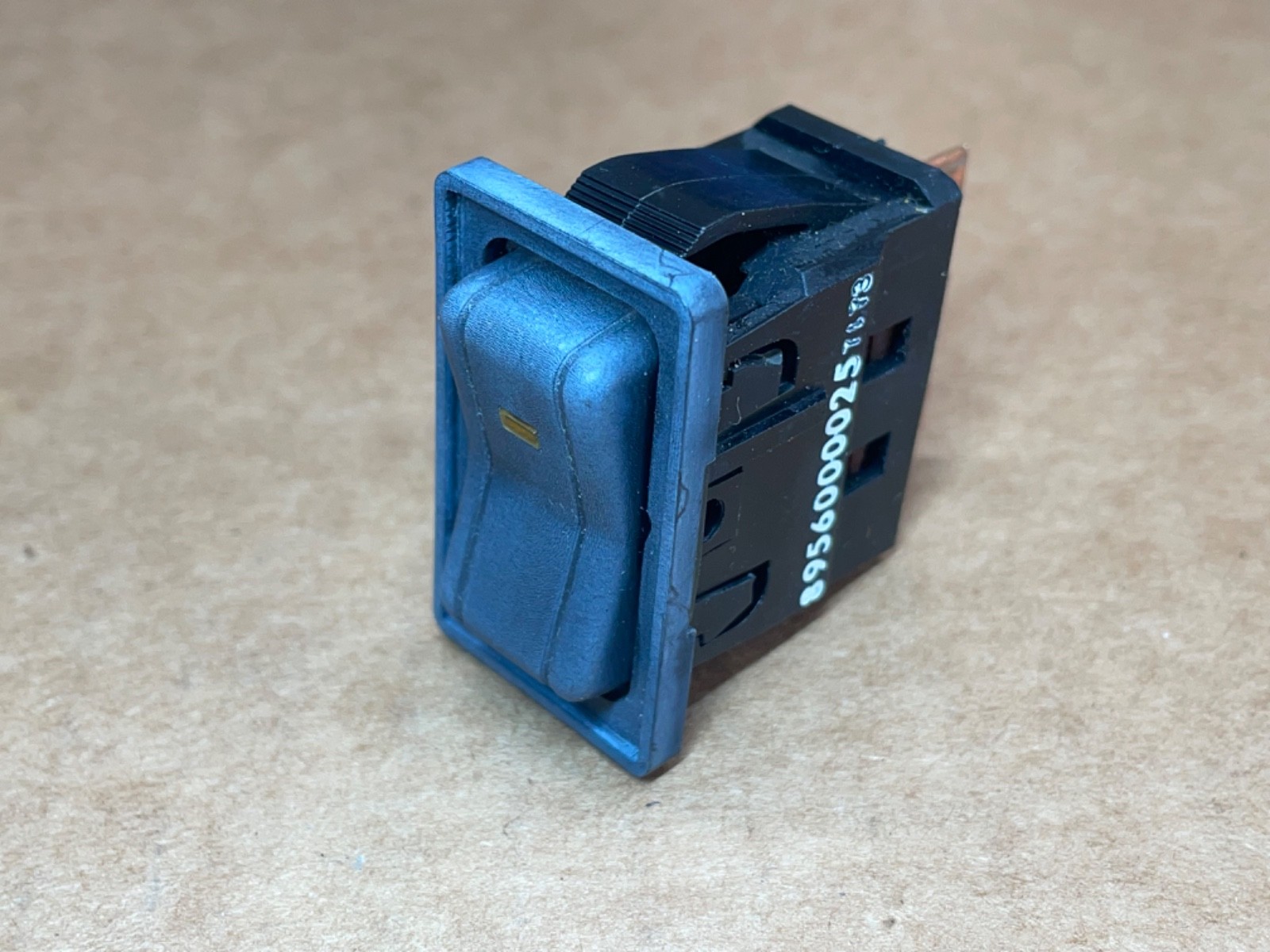 8956000025 Jeep XJ Cherokee OEM FOG LIGHT SWITCH 1984-1996
