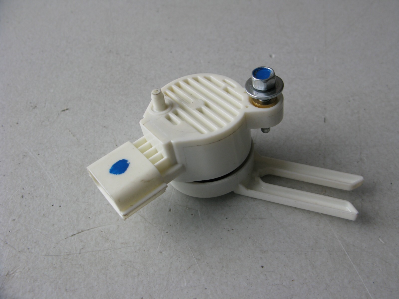 gakuの Camaro ZL1 (2018) Brake Pedal Stop Light Switch (13597423