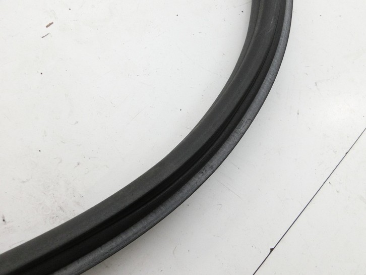Mercedes C205 C400 15-18 Coupe Dichtung für Rahmen Tür Links Vorne Mercedes C205 C400 15-18 04.05.2017 A2057208506... Vorschau 2