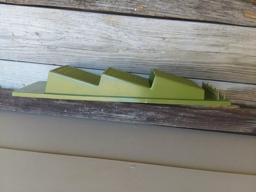 Vintage 60s letter and key wall hanger Avocado by Fesco model 6333 Made in USA