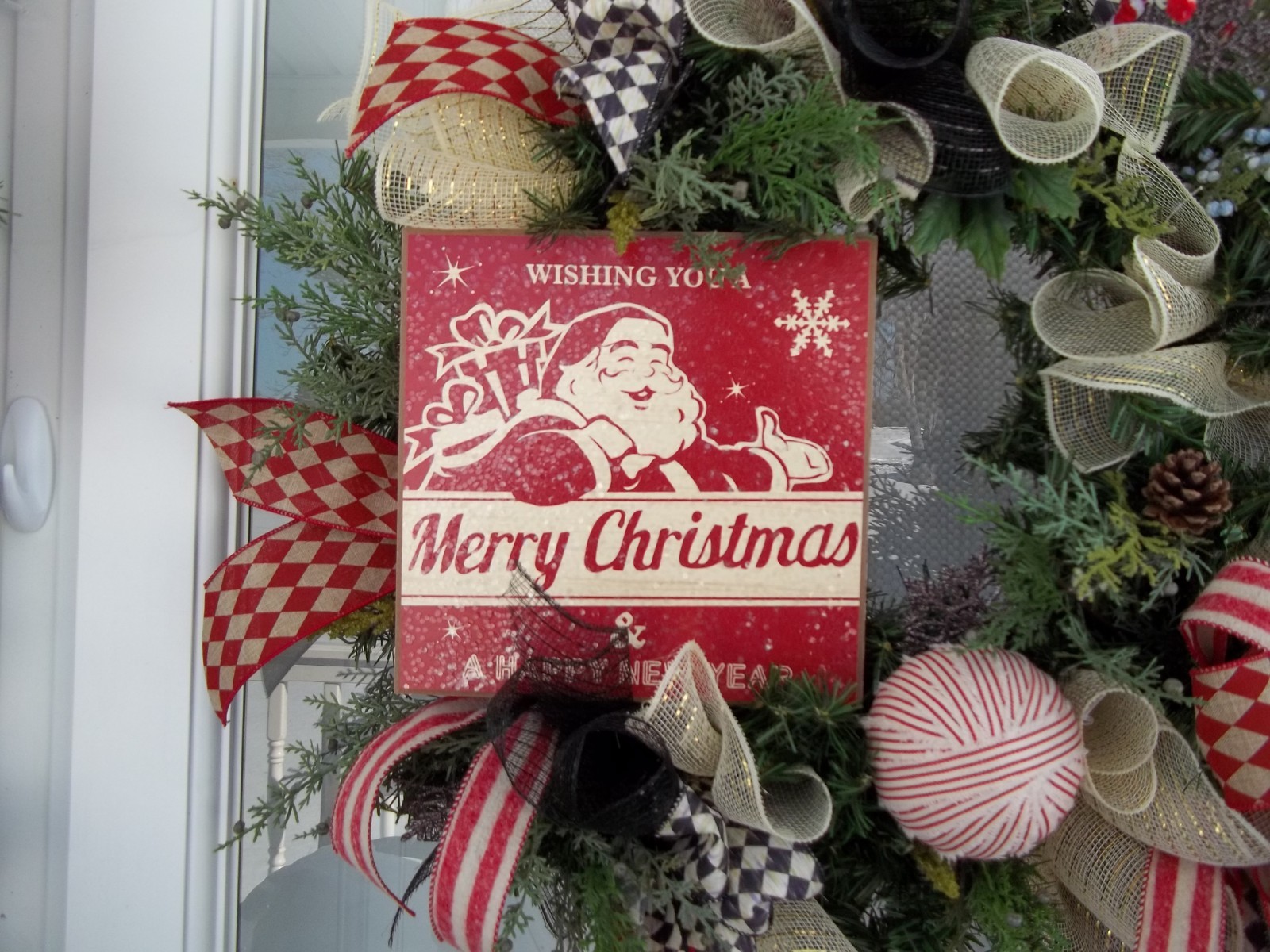 XL ~ MERRY CHRISTMAS VINTAGE SANTA SIGN~MESH~DOOR WREATH~BOW~RIBBONS~BERRIES