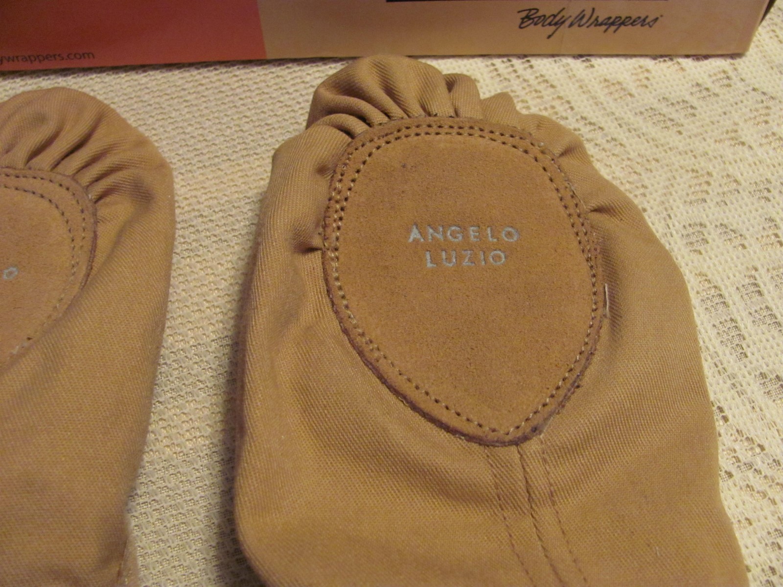 Angelo Luzio Body Wrappers Dance Shoes WENDY Size 6.5 Medium Womens Girls Beige