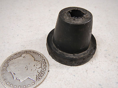 99 OMC EVINRUDE 115HP LOWER ENGINE COVER MOUNTING CUSHION BUSHING
