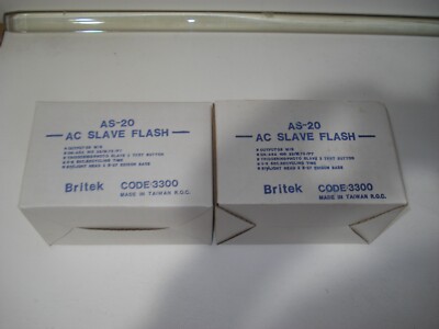 Lot of 2 Britek  AC Slave Flash Unit E-27 Edison Base 25 W/S Output NEW IN BOX