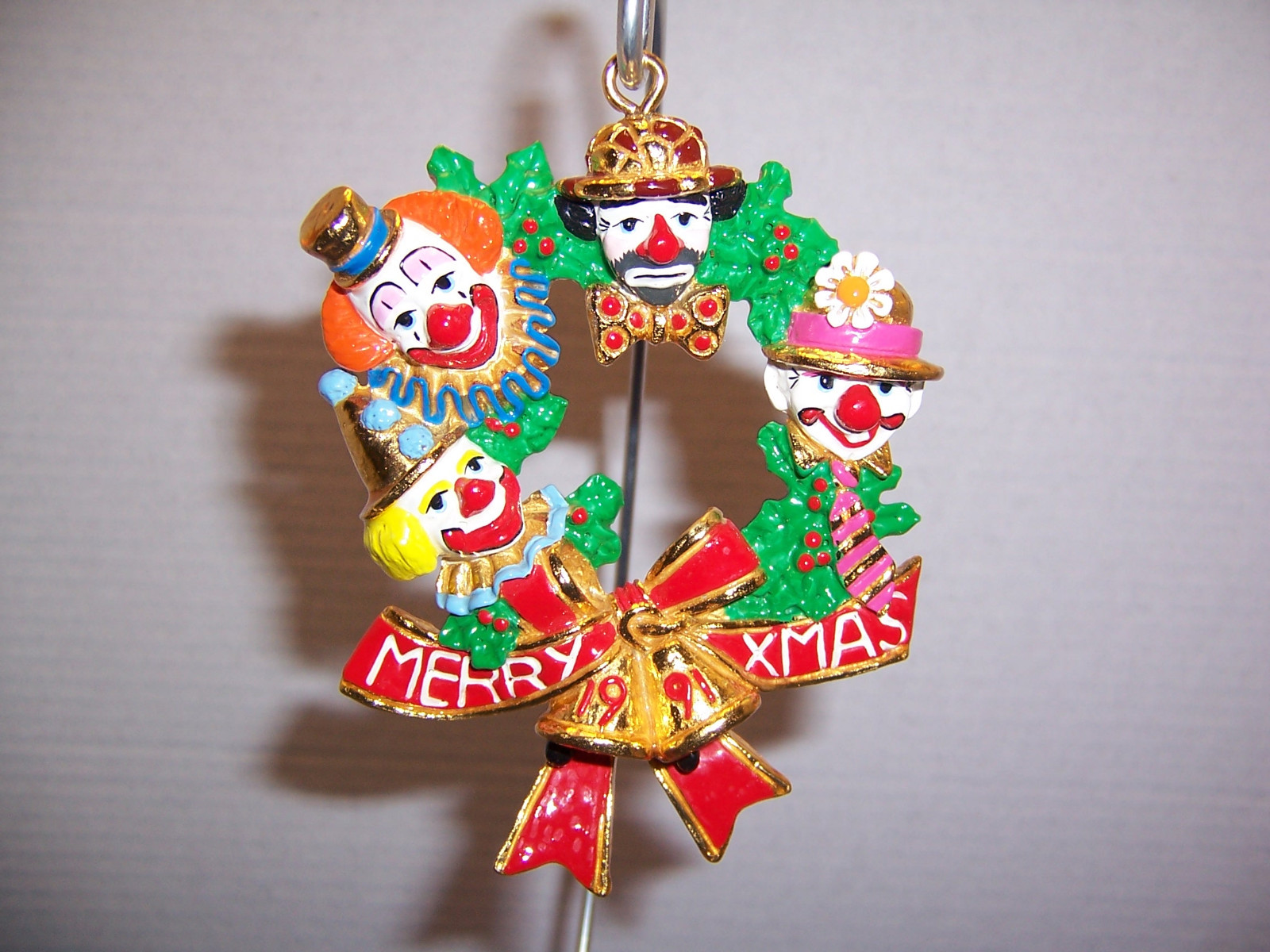 1991 Christmas Ornament “Wreath of Clowns – Merry Xmas” Very Detailed 4 Clowns