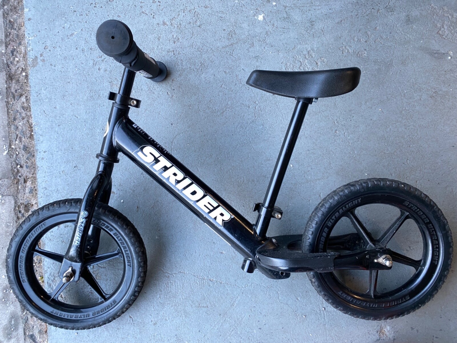 Strider 12 sport balance bike- black