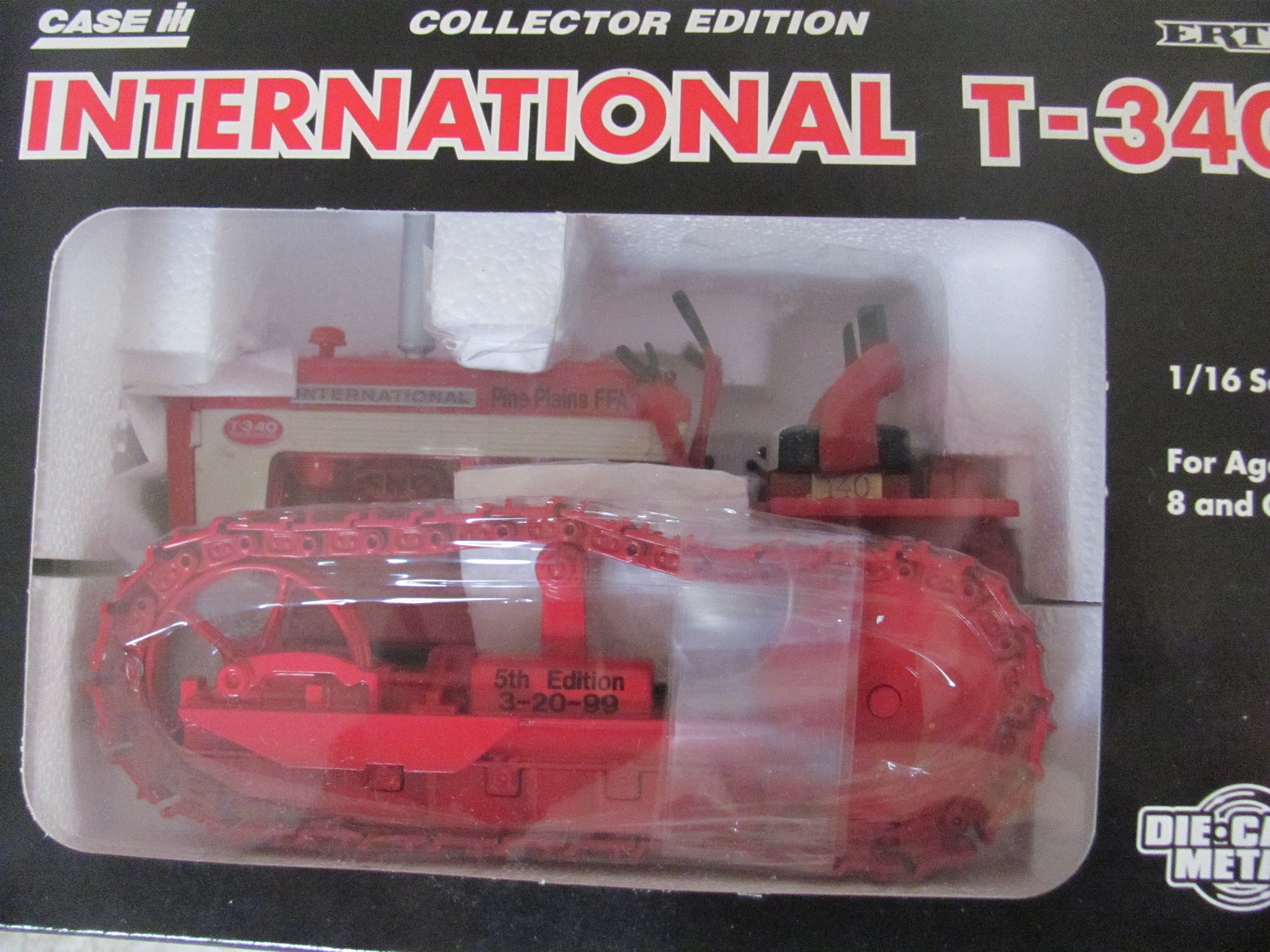 INTERNATIONAL T-340 DOZER COLLECTOR EDITION ERTL 1/16 SCALE DIE CAST