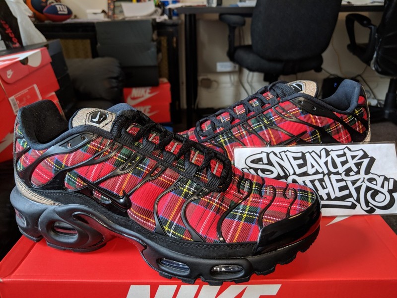 Nike W Air Max Plus Tuned TN SE Tartan Print Plaid Black Red Nike W Air Max Plus Tuned TN SE Tartan Print Plaid Black Red