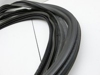 VW Touran II 5T 15-24 Dichtung Rahmen für Heckklappe Kofferraum VW Touran II 5T 15-24 12.05.2016 5TA827705A gebraucht Vorschau 5