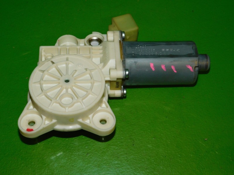 06-11 CLS 550 63 W219 OEM 2198200642 passenger right rear door window motor