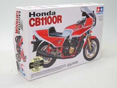 TAMIYA 14008 1981 Honda CB1100R Plastic Model Kit 1/12