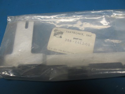 Tektronix 386-1401-00 Panel Support