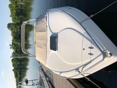 2000 Rinker Capitva 232 Cuddy