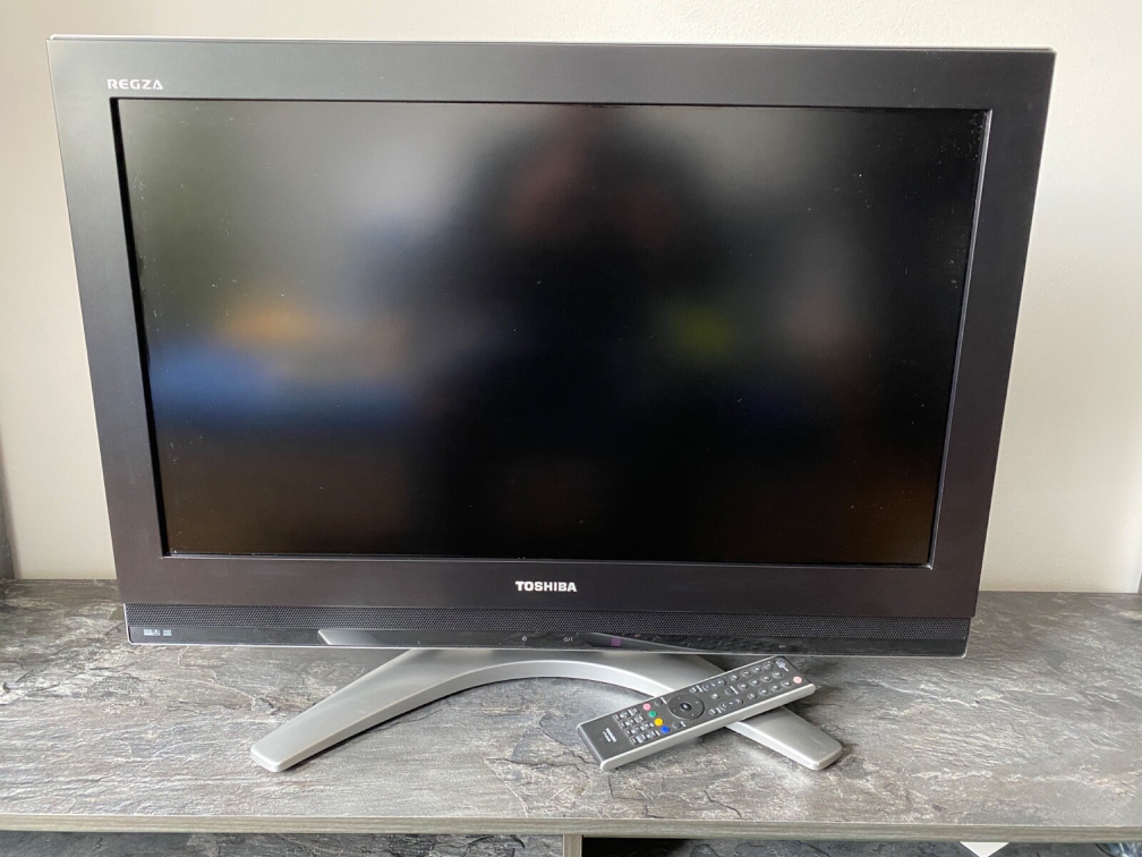 Toshiba Regza 32R3500P 81,3 cm (32 Zoll) 720p HD LCD Fernseher Toshiba Regza 32R3500P 81,3 cm (32 Zoll) 720p HD LCD Fernseher