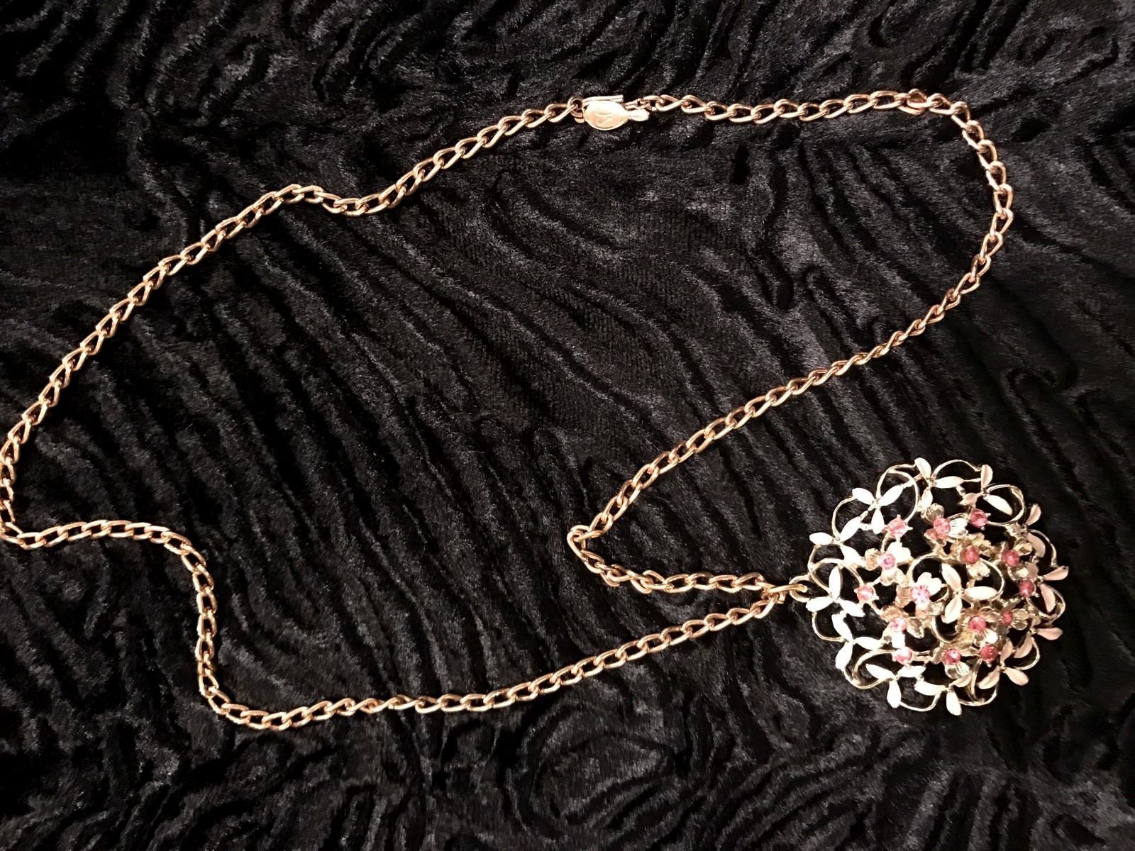 Sarah Conventry Large Pendant Pink Gold Chain Snowflake Flower Stone Vintage 70s