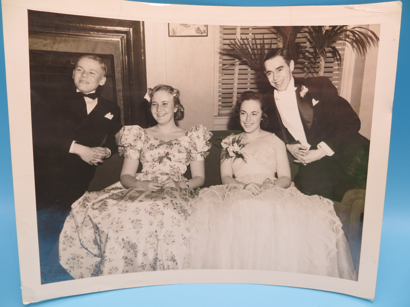 Vintage 1950�s Wedding Party Photo with Bride and Groom 8