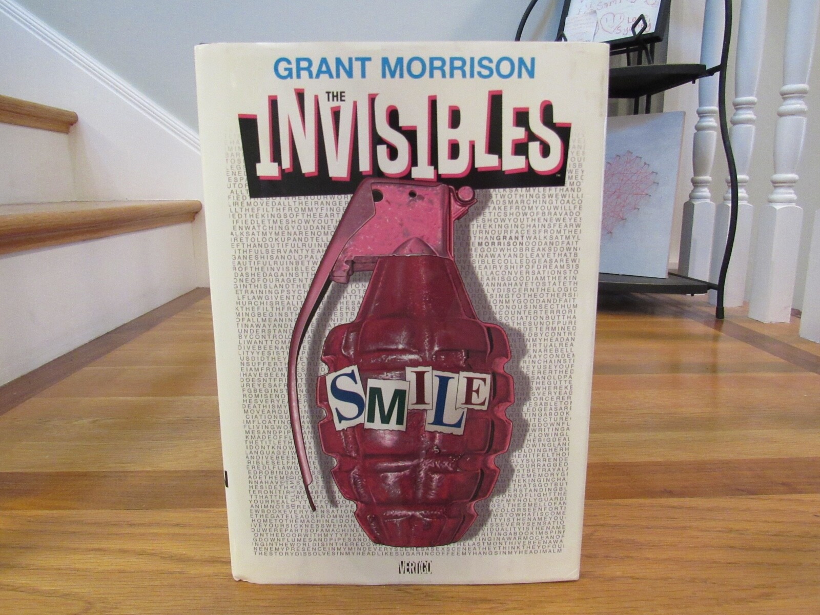 洋書 THE INVISIBLES The Invisibles #9 June1995: Grant Morrison: Amazon.com: Books