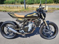 CCM SPITFIRE STREET TRACKER 2023 ONE OWNER. 700 MLS. MOSSWOOD PACKAGE.