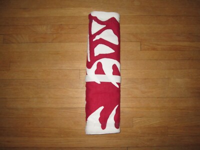 POTTERY BARN Clara Appliqué Red & White Holiday Christmas Table Runner *NWT