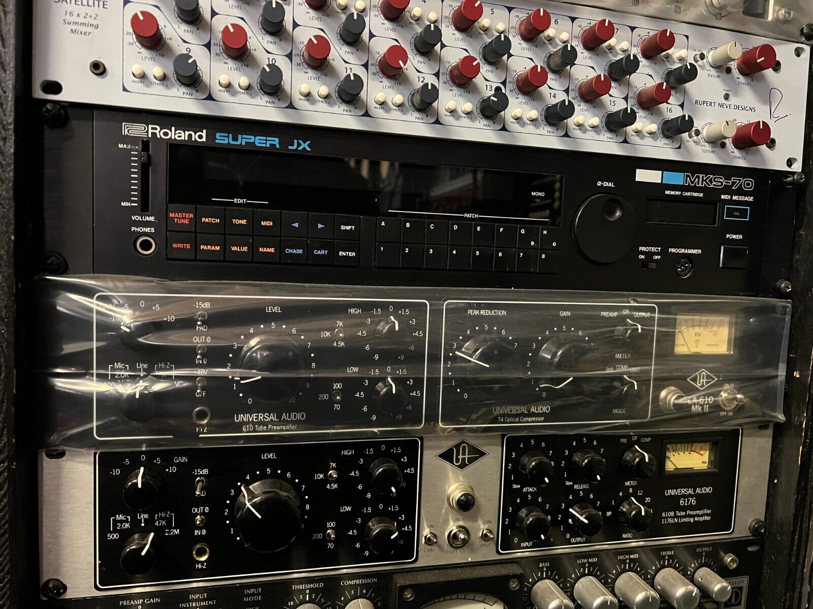 Universal Audio LA-610 MK 2 Tube Studio Recording Pre amp Universal Audio LA-610 MK 2 Tube Studio Recording Pre amp
