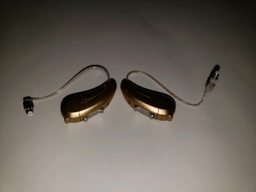 2 Miracle Ear ME RIC 3200 RIC 312 Hearing Aids Receiver-in-Canal Mint Condition!