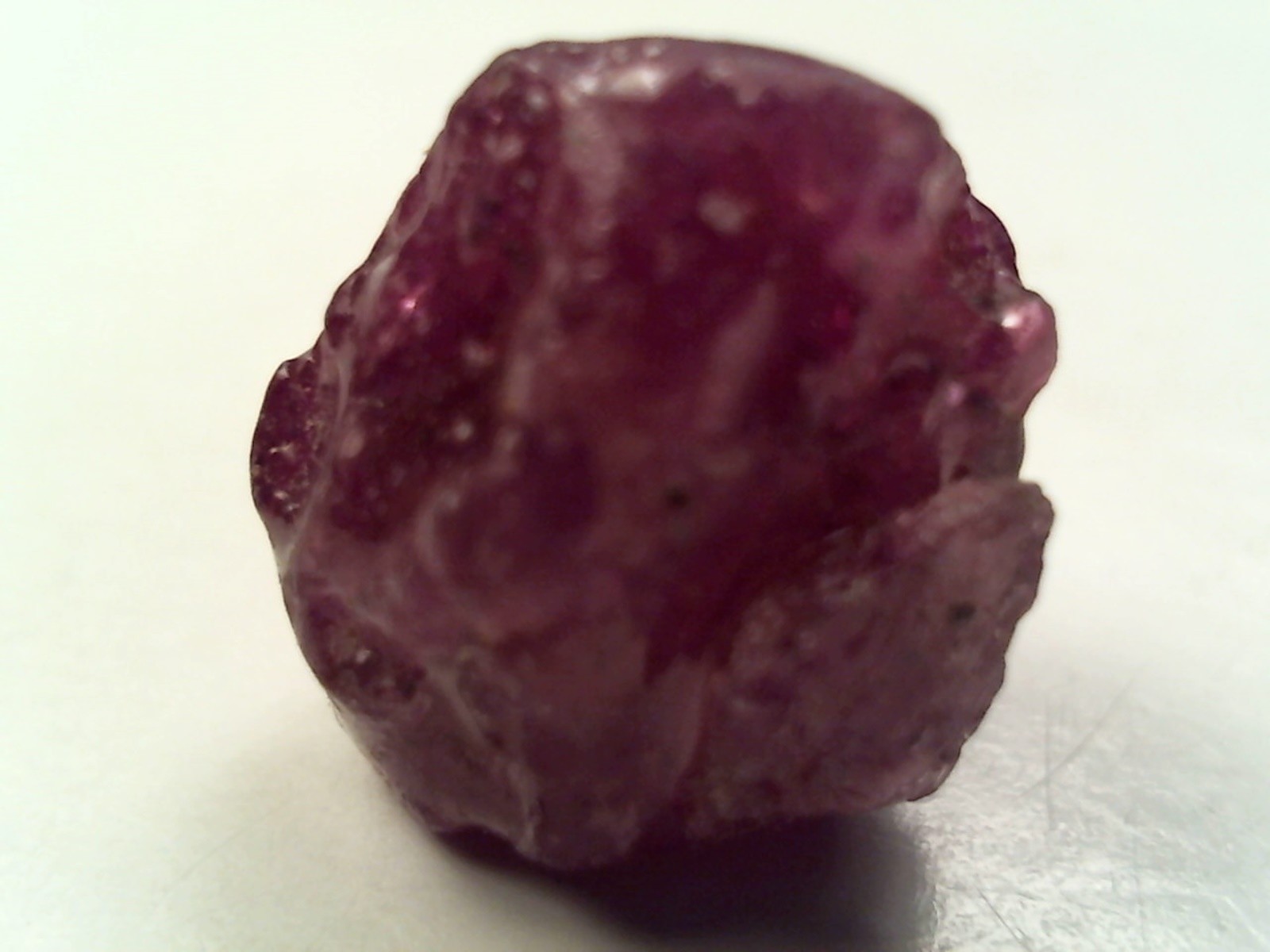 10.50CT . RED VIOLET ROUGH DIAMOND - GEM GRADE TRANSPARENT RARE  13X11X8MM.