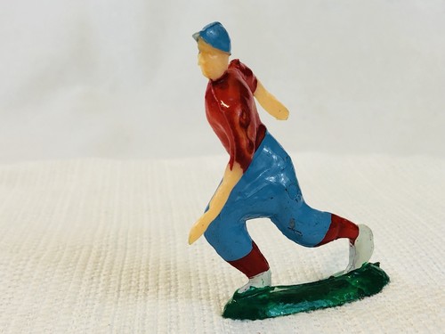 Vintage 1950s 2” Plastic Cricket / Baseball Player Premium