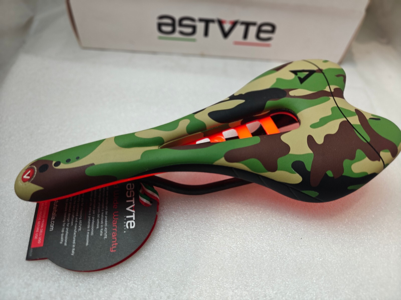 Astute SKYLITE VT CARBON Saddle 168 Grams *NEW* | eBay Astute SKYLITE VT CARBON Saddle 168 Grams *NEW* | eBay