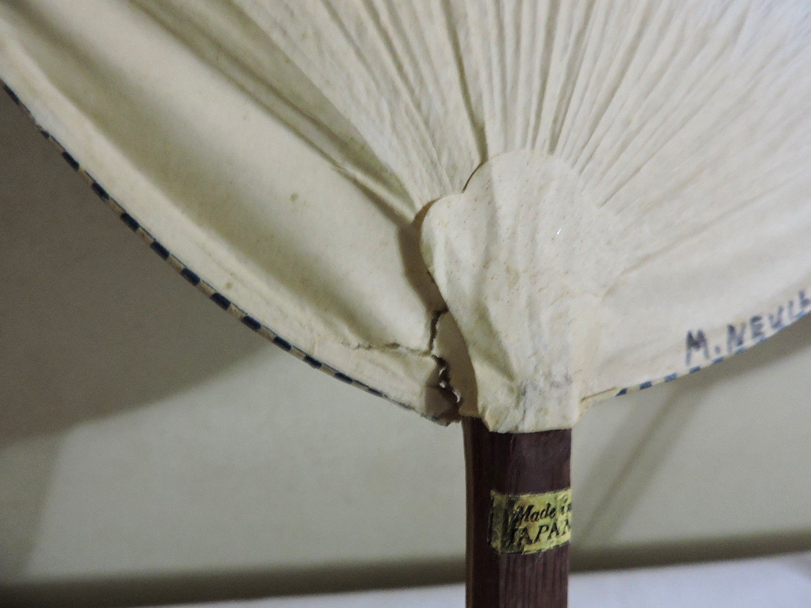 VINTAGE HAND PAPER FAN Signed M. Neville MADE IN JAPAN