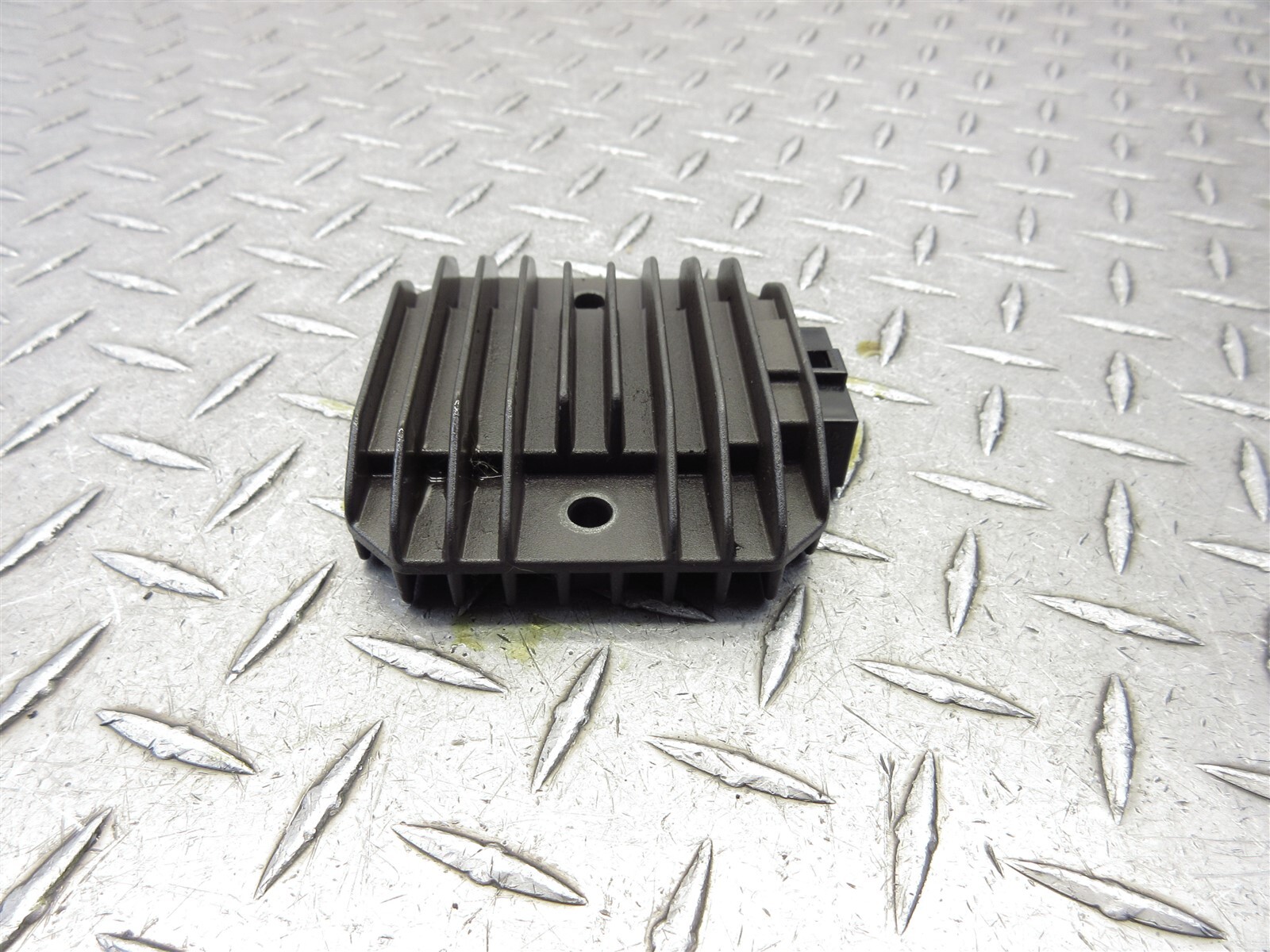 1995 95-99 Kawasaki ZX600F ZX6R Rectifier Voltage Regulator