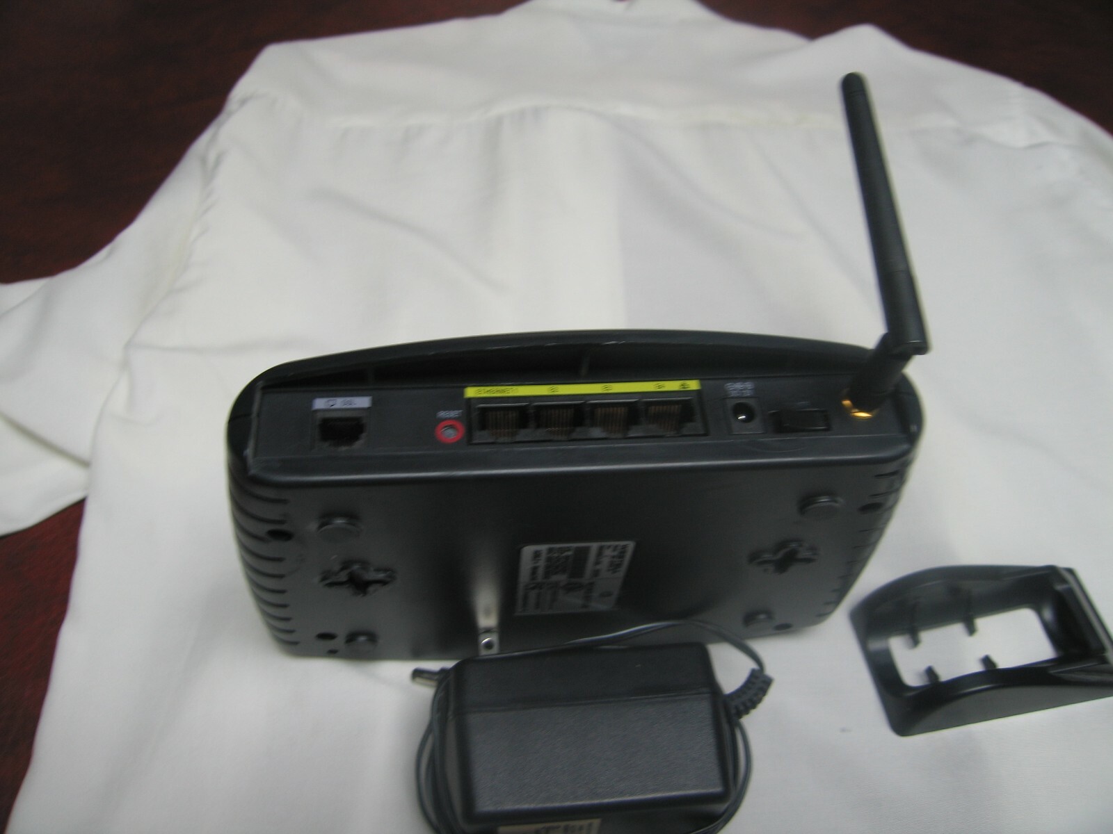 Westell VersaLink Model 327W Wireless WiFi Router w/Power Supply & Stand