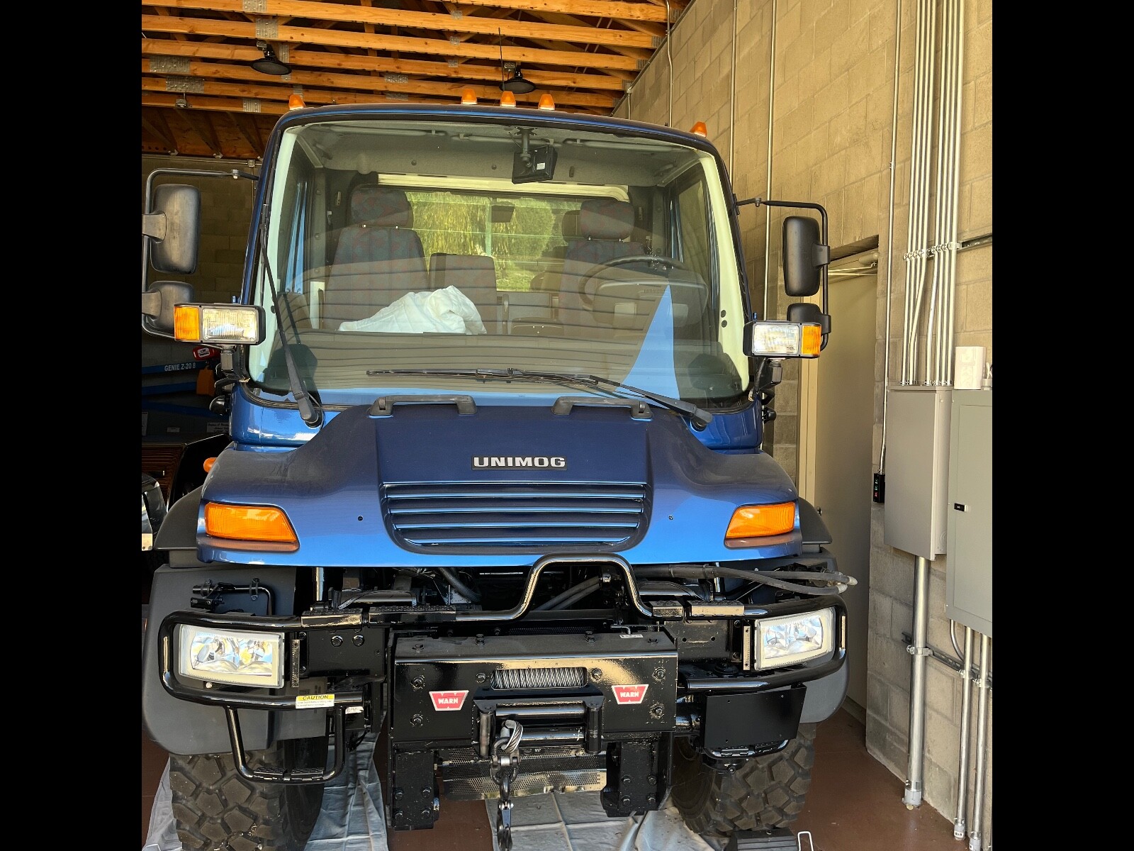 2004 Mercedes Unimog U-500, chassis paint frame off, new tires, batteries, camer