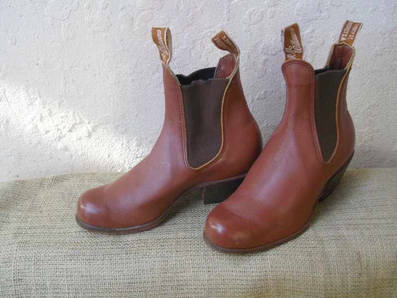 cuban heel boots australia
