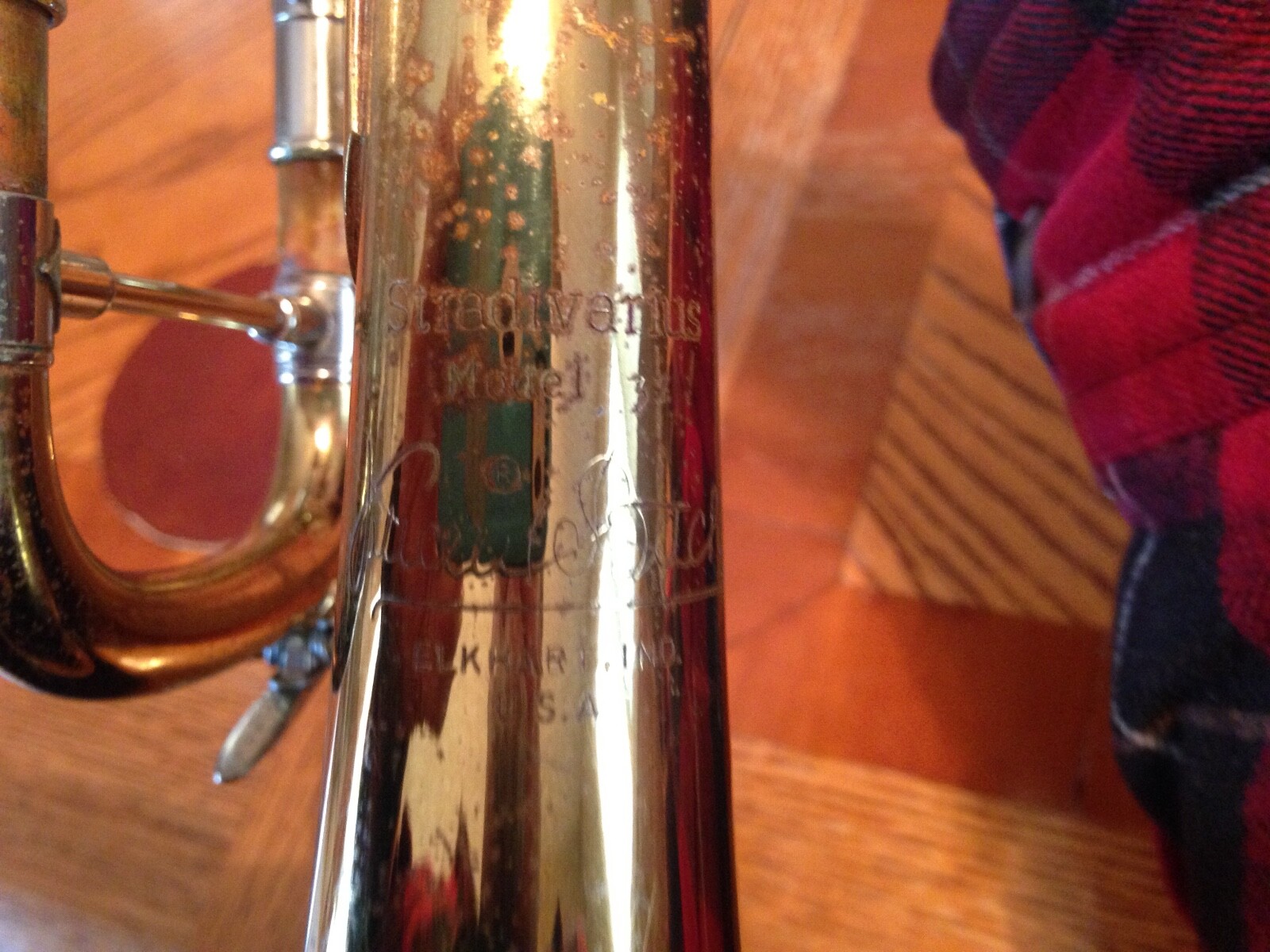 VINTAGE  BACH STRADIVARIUS MODEL 37 TRUMPET  plays like it should nothing stuck